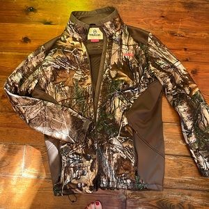 Ladies camo hunting jacket